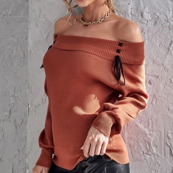 Off the shoulder, front knot sweater - Picture 4 of 5